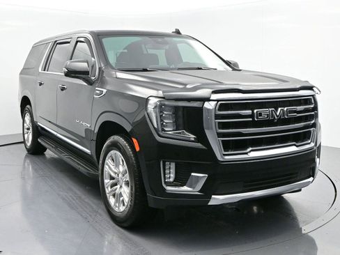 Used 2024 GMC Yukon XL SLT w/ SLT Luxury Package image 2