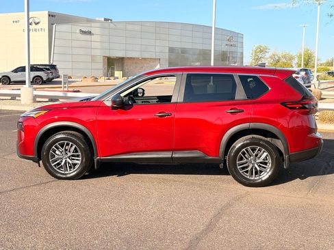 Used 2025 Nissan Rogue S FWD image 3