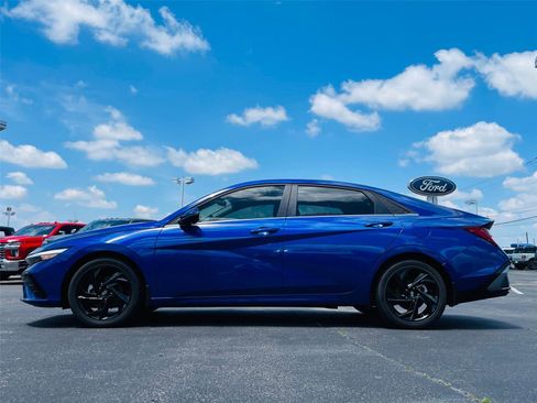 Used 2025 Hyundai Elantra Limited FWD image 6