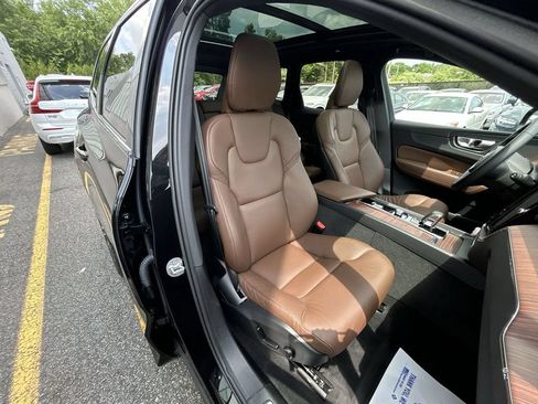 Certified 2023 Volvo XC60 B5 Plus w/ Climate Package AWD/4WD image 25