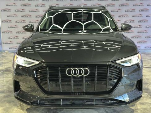 Used 2021 Audi e-tron Premium w/ Convenience Plus Package image 5