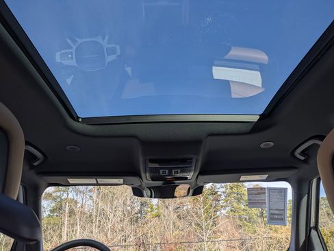 New 2026 Land Rover Defender 110 X-Dynamic SE image 26