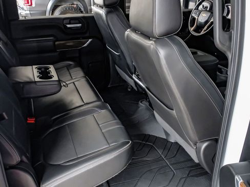 Used 2022 Chevrolet Silverado 3500 High Country image 34