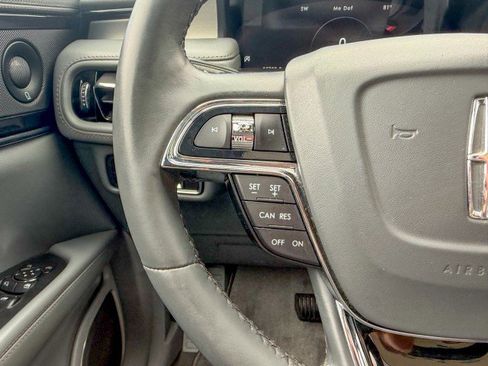 Used 2021 Lincoln Nautilus Reserve FWD image 9