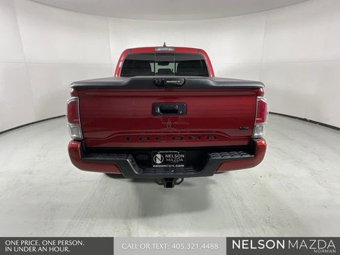 Used 2022 Toyota Tacoma TRD Sport w/ Technology Package image 9