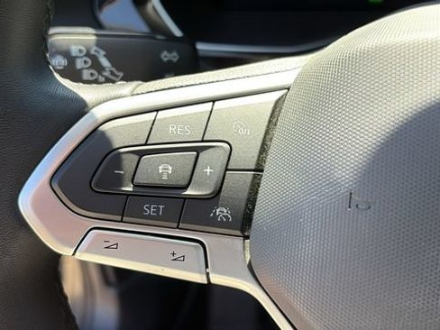 Used 2023 Volkswagen Jetta SE FWD image 14