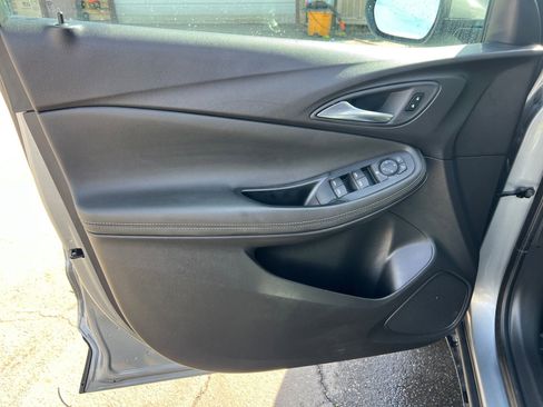 Used 2025 Buick Encore GX Preferred FWD image 19