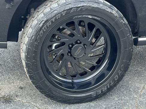 Used 2018 Ford Expedition Max Limited w/ Equipment Group 302A image 7