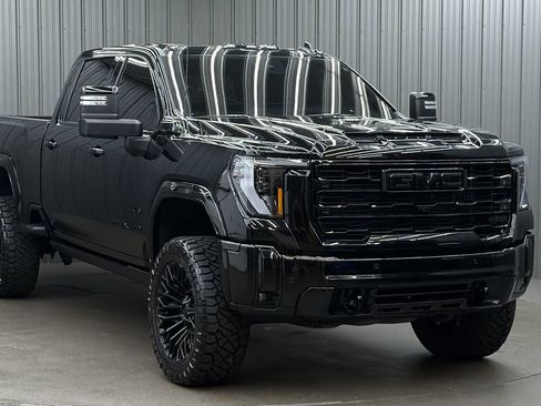Used 2026 GMC Sierra 2500 AT4X w/ LPO, Black Badging Package AWD/4WD image 7