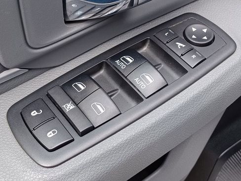Used 2018 RAM 1500 Big Horn AWD/4WD image 12