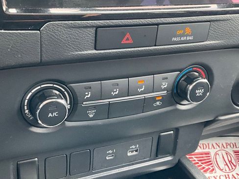 Used 2022 Nissan Frontier SV image 5
