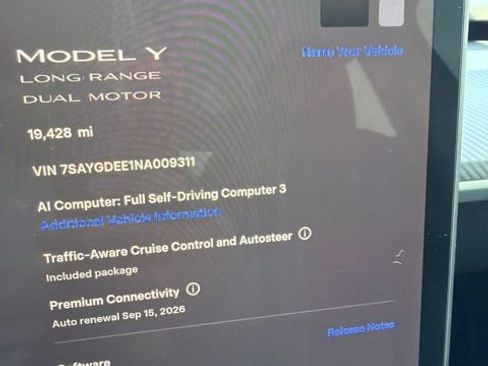Used 2022 Tesla Model Y Long Range AWD/4WD image 3