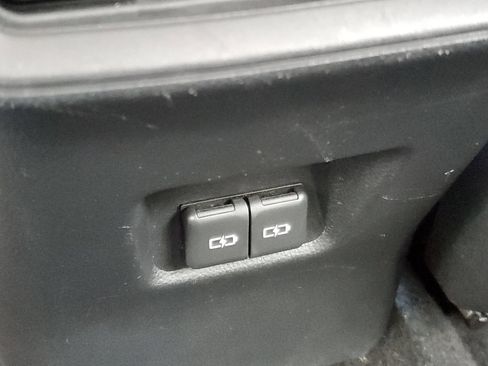 Used 2024 Toyota RAV4 XLE FWD image 12