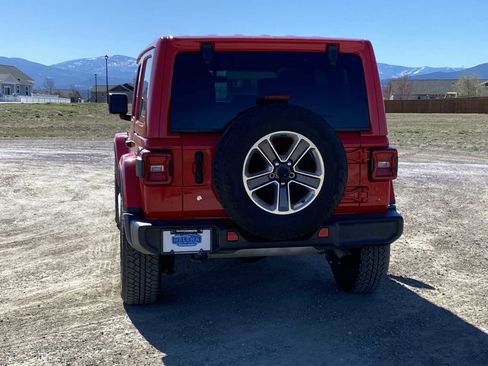 Certified 2019 Jeep Wrangler Unlimited Sahara AWD/4WD image 13