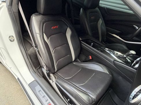 Used 2017 Chevrolet Camaro SS RWD image 21