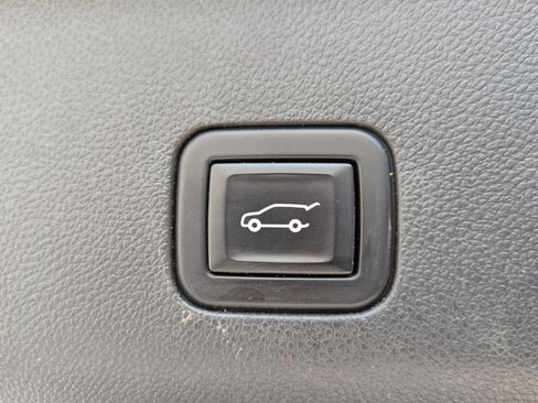 Used 2021 Cadillac Escalade ESV Premium Luxury w/ Performance Package image 14