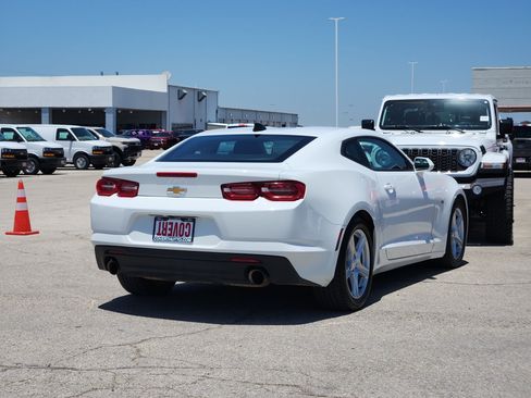 Used 2023 Chevrolet Camaro LT RWD image 7