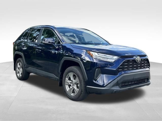 Used 2025 Toyota RAV4 XLE AWD/4WD image 10