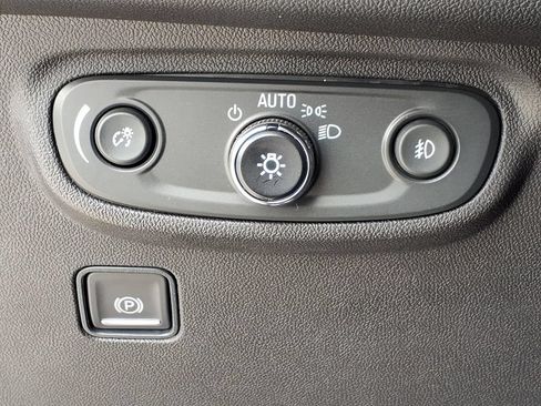 Used 2023 GMC Terrain SLT FWD image 30