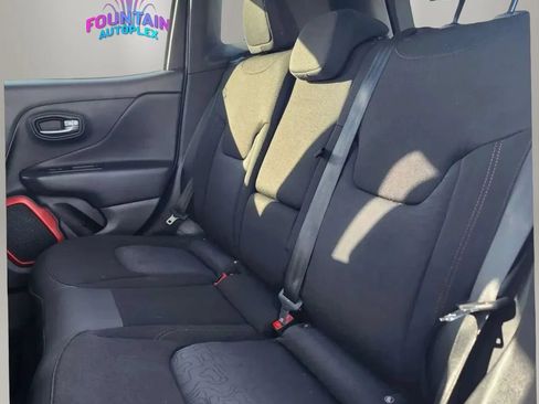 Used 2018 Jeep Renegade Trailhawk w/ Cold Weather Group II AWD/4WD image 14