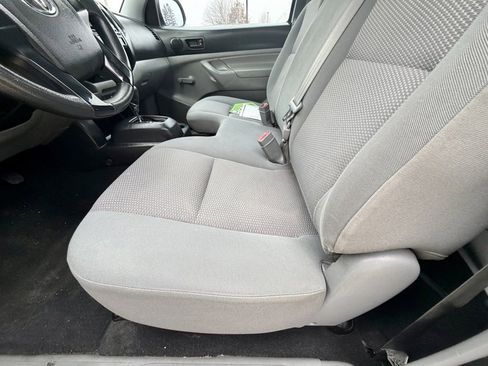 Used 2014 Toyota Tacoma 2WD Regular Cab image 15