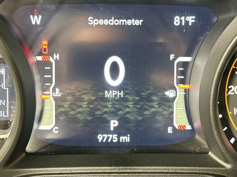 Used 2025 Jeep Gladiator Sport AWD/4WD image 12
