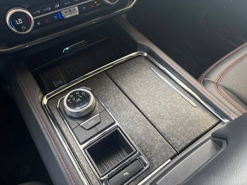 Used 2023 Ford Expedition Limited RWD image 22