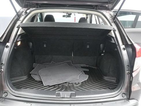 Used 2019 Honda HR-V EX image 11