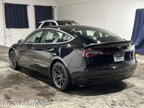 Used 2018 Tesla Model 3 Long Range image 4