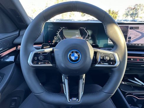 Used 2025 BMW i5 xDrive40 w/ M Sport Package image 17