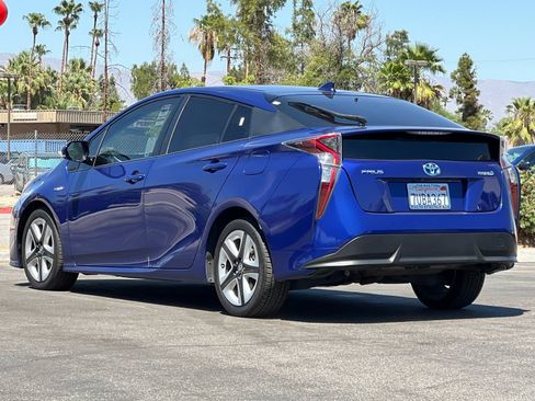 Used 2016 Toyota Prius Three Touring w/ Preferred Accessory Package FWD image 5