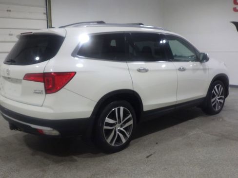 Used 2016 Honda Pilot Elite image 4