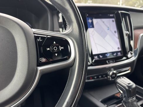 Used 2019 Volvo S60 T6 Inscription image 17