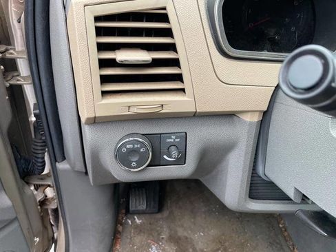 Used 2010 Chevrolet Traverse LT w/ Personal Connectivity Package image 30