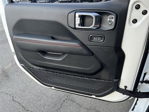 New 2025 Jeep Gladiator Rubicon image 16