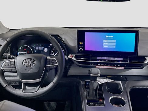 New 2026 Toyota Sienna XLE FWD image 22
