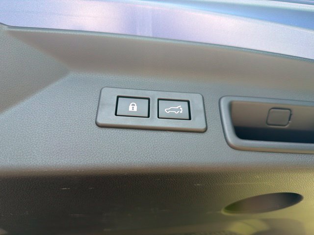 Used 2025 Subaru Forester Limited AWD/4WD image 11