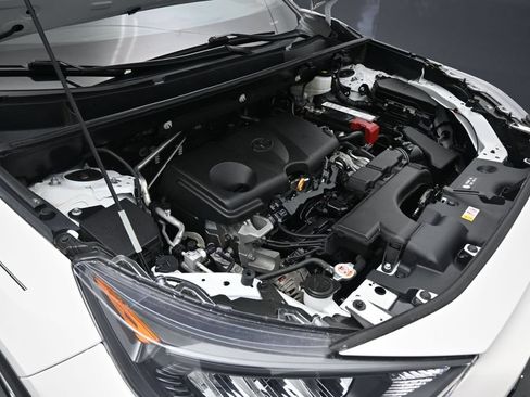 Used 2019 Toyota RAV4 LE FWD image 43