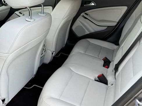 Used 2019 Mercedes-Benz GLA 250 w/ Premium Package image 12