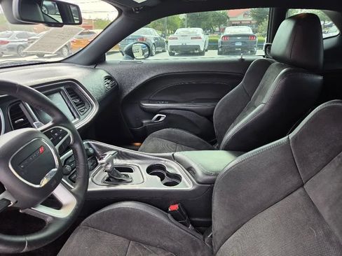 Used 2018 Dodge Challenger SXT Plus RWD image 14