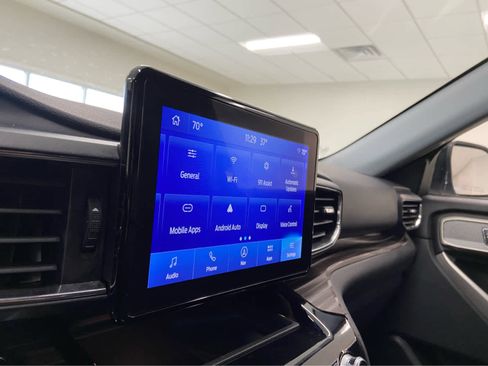 Used 2023 Ford Explorer Limited w/ Equipment Group 301A image 34
