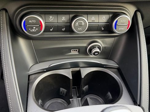 Used 2024 Alfa Romeo Stelvio Veloce image 27