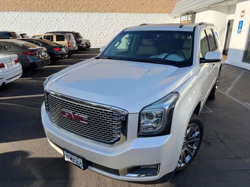 Used 2015 GMC Yukon Denali w/ Touring Package image 4