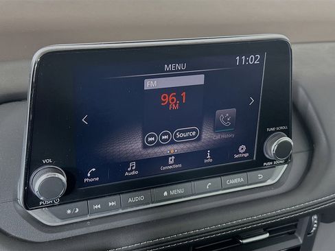 Used 2023 Nissan Rogue S image 19