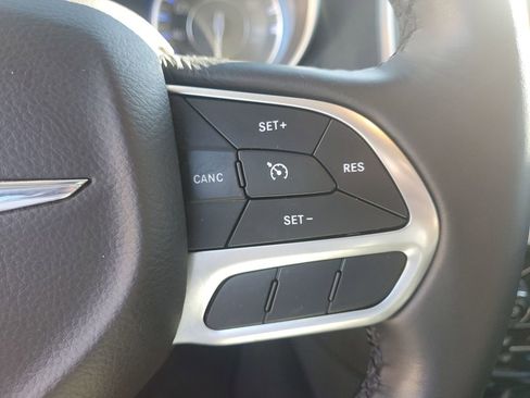 Used 2022 Chrysler 300 Touring image 30