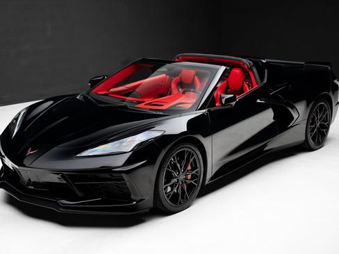 Used 2024 Chevrolet Corvette Stingray Premium Cpe w/ Z51 Performance Package RWD image 7
