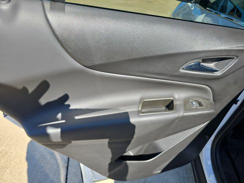 Used 2023 Chevrolet Equinox LT w/ LPO, Floor Liner Package image 11