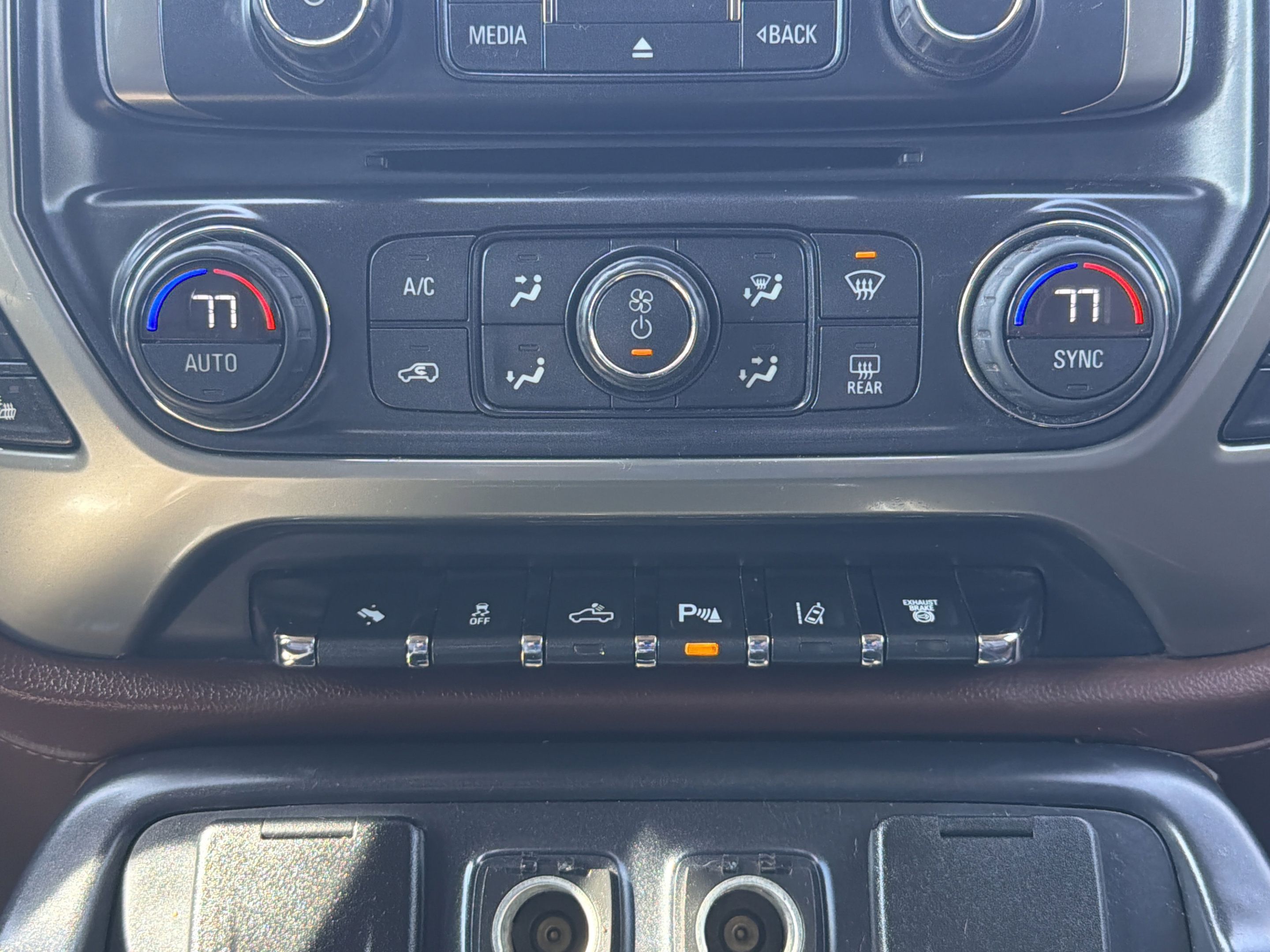 Used 2015 Chevrolet Silverado 2500 High Country w/ Duramax Plus Package AWD/4WD image 15