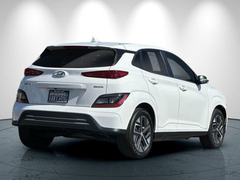 Used 2023 Hyundai Kona SE w/ Cargo Package FWD image 4