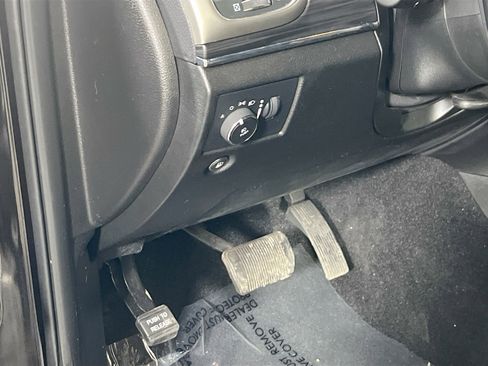 Used 2021 Jeep Grand Cherokee Limited image 10